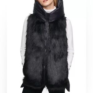 ❤️HP❤️ DKNY Hooded Faux Fur Vest Sz. S